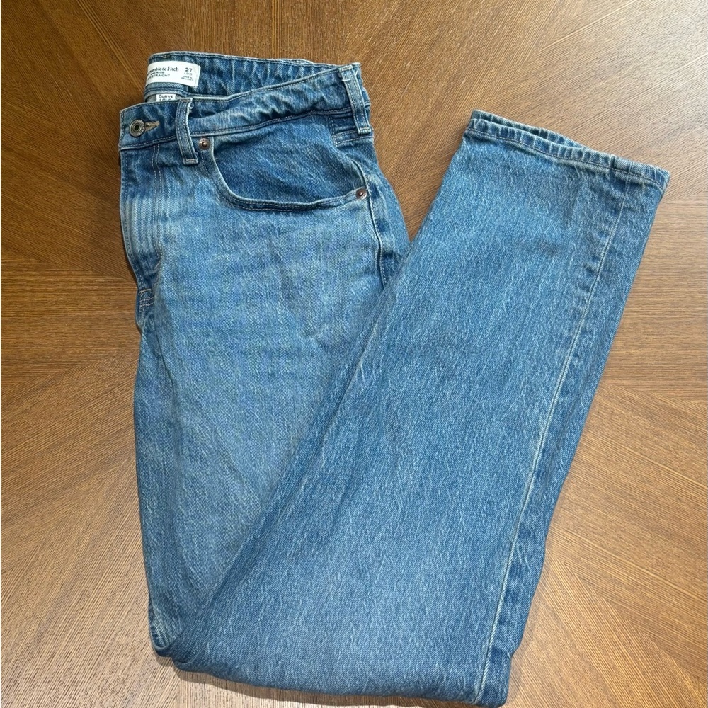 Abercrombie & Fitch Women’s Curve Love Mid Rise 90’s Straight Jeans